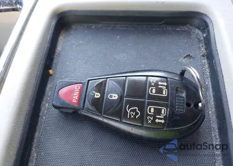 2013 Chrysler Town & Country Touring из США, поврежденный, VIN 2C4RC1BG1DR674264